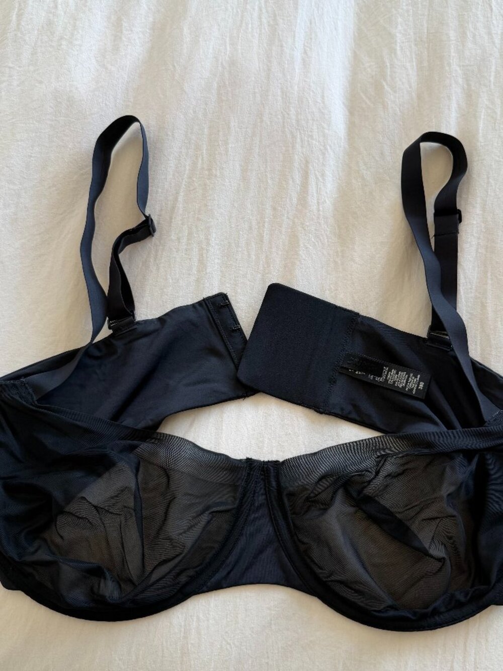 SKIMS Black Bra 38D Onyx Unlined Underwire Adjustable Straps Everyday Lingerie